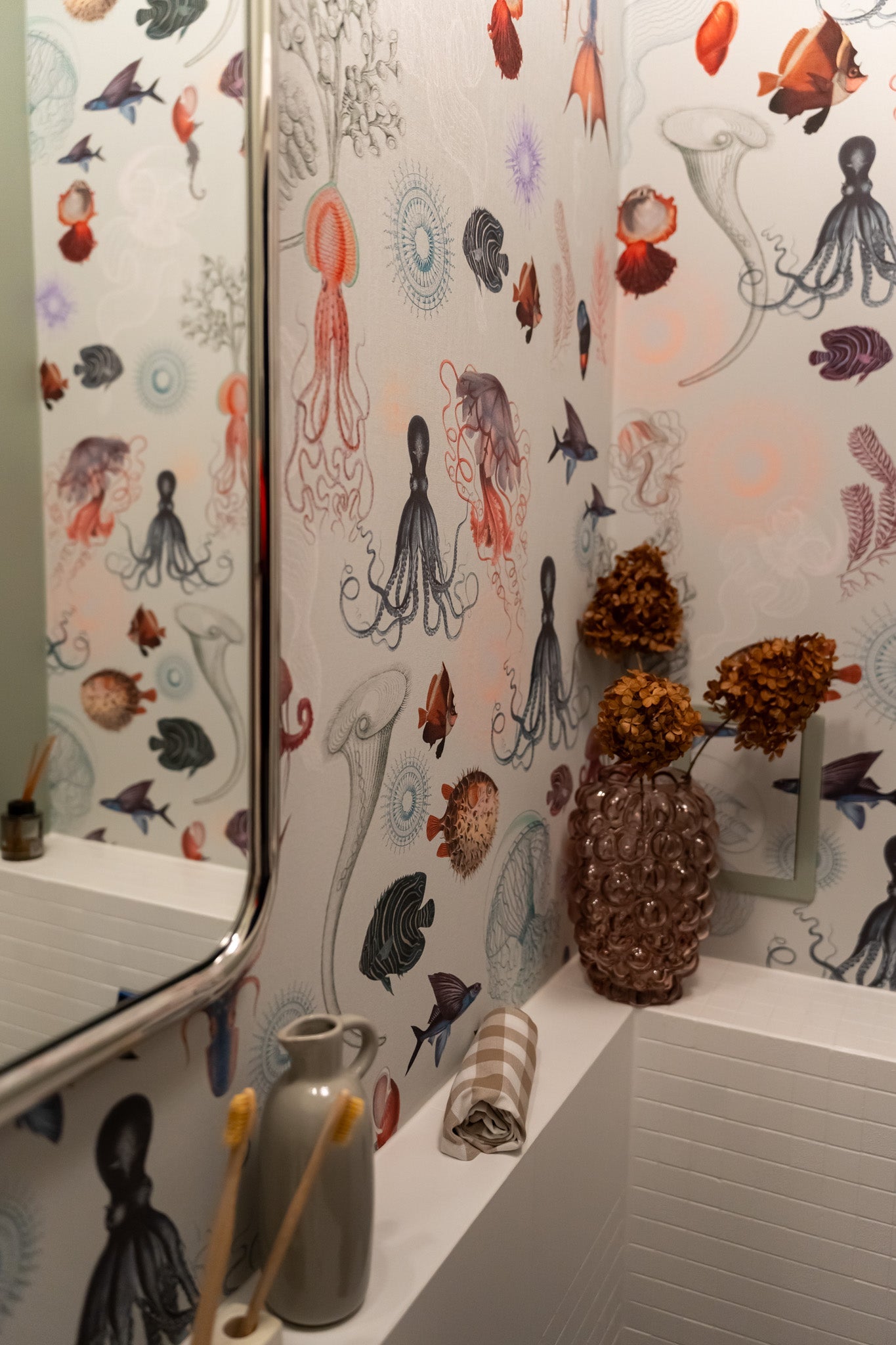 Metamorfoza mieszkania Mai Bohosiewicz w Warszawie. Tapety Wallcolors w roli głównej