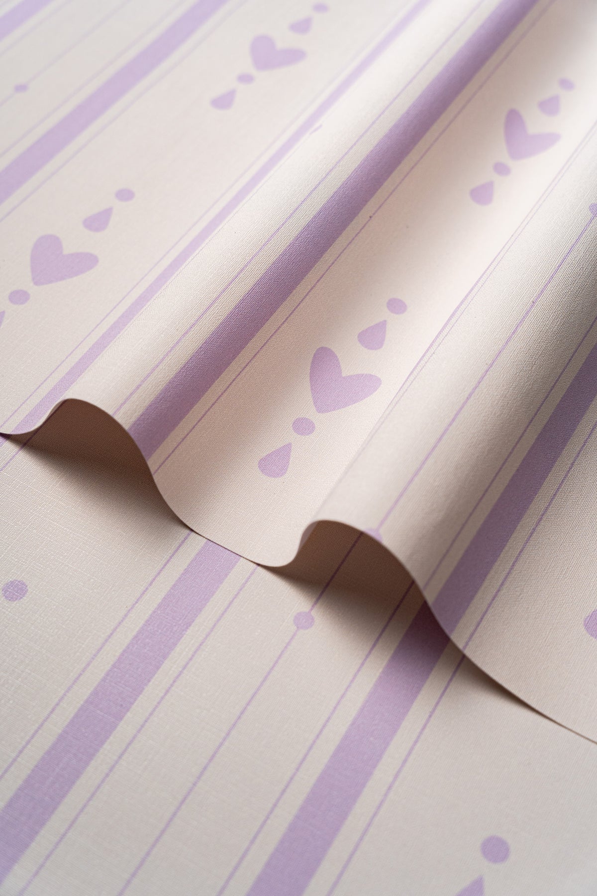 Wallpaper Cottage Stripe Lilac Veil