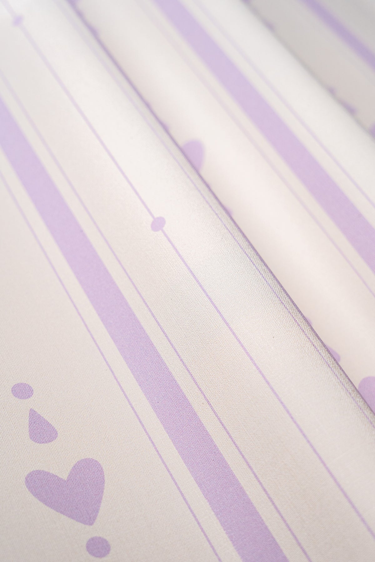 Wallpaper Cottage Stripe Lilac Veil