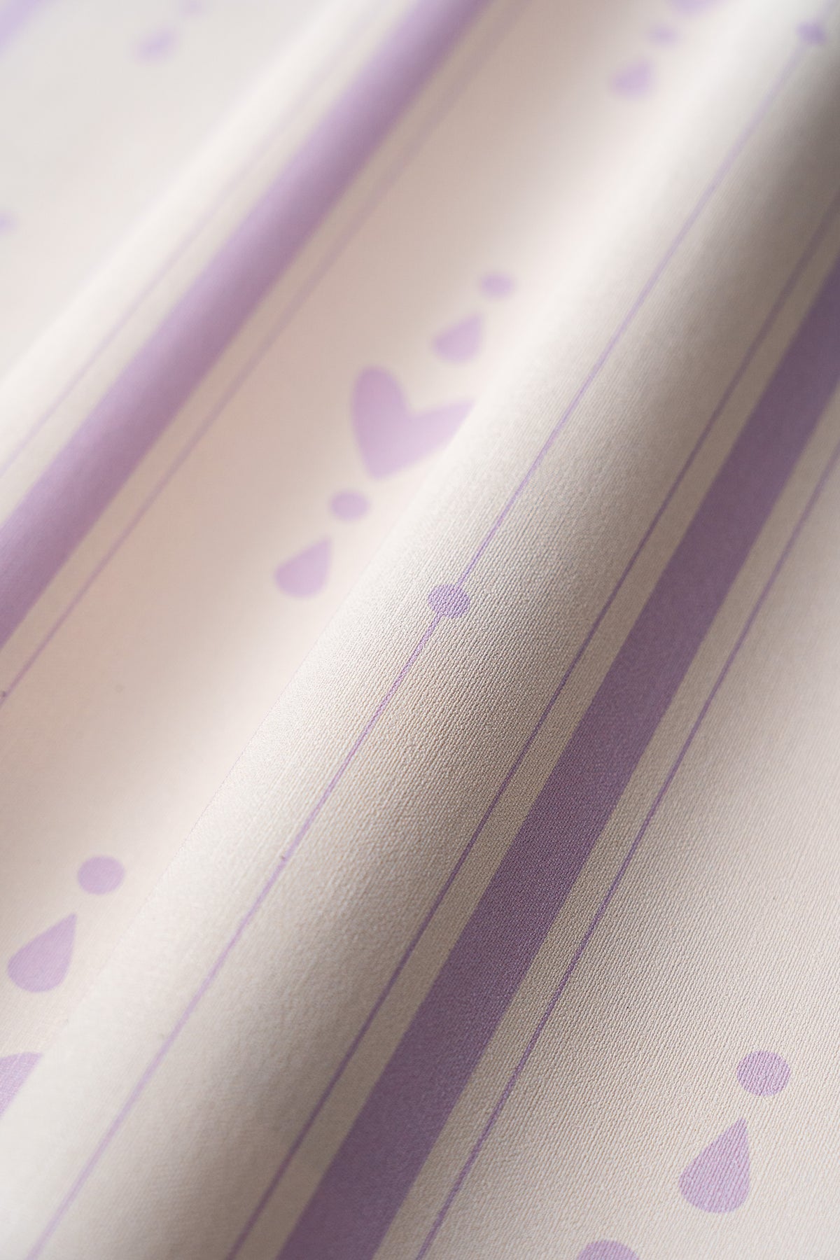 Wallpaper Cottage Stripe Lilac Veil