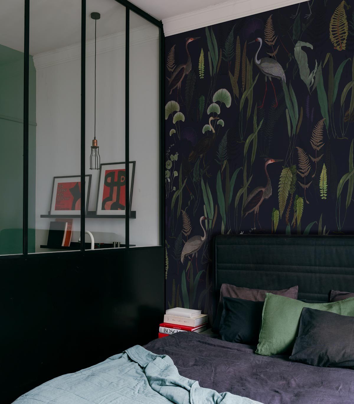 Tapeta Calm Heron Navy - Wallcolors®