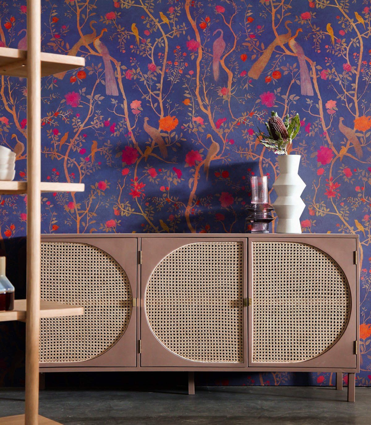 Tapety na ścianę w stylu angielskim. Co wyróżnia angielskie wzory tapet i jak wprowadzić je do wnętrza - Wallcolors®