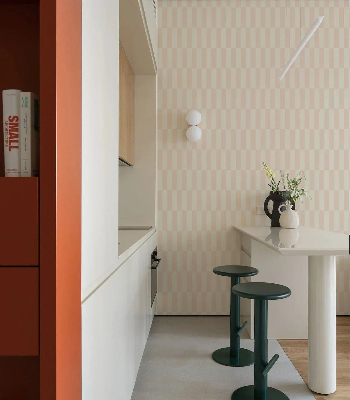 Tapety geometryczne w pasy: Stripe, Stripe Bold i Tetris Stripe w nowoczesnych wnętrzach - Wallcolors®